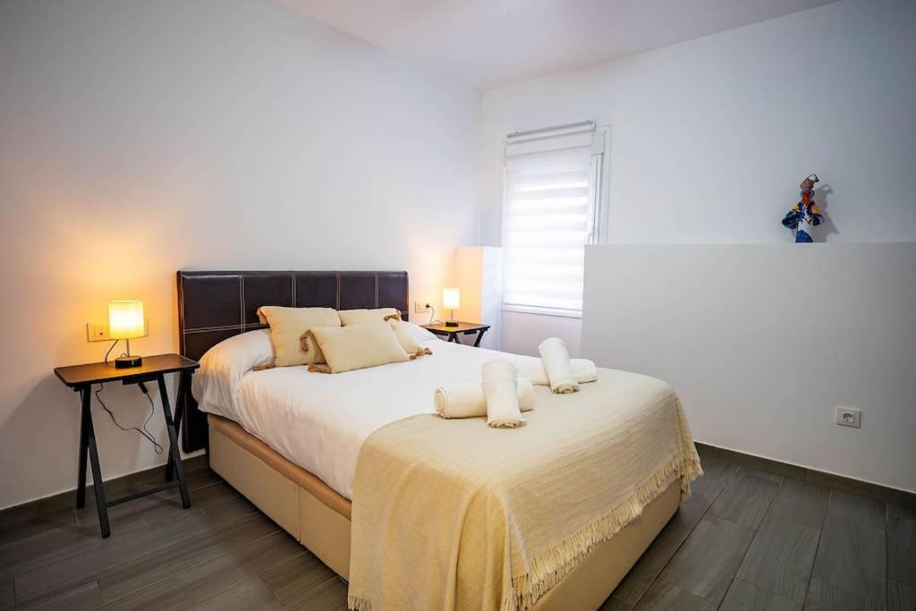 El Castuo Centro Historico Con Parking Apartment กาเซเรส ภายนอก รูปภาพ